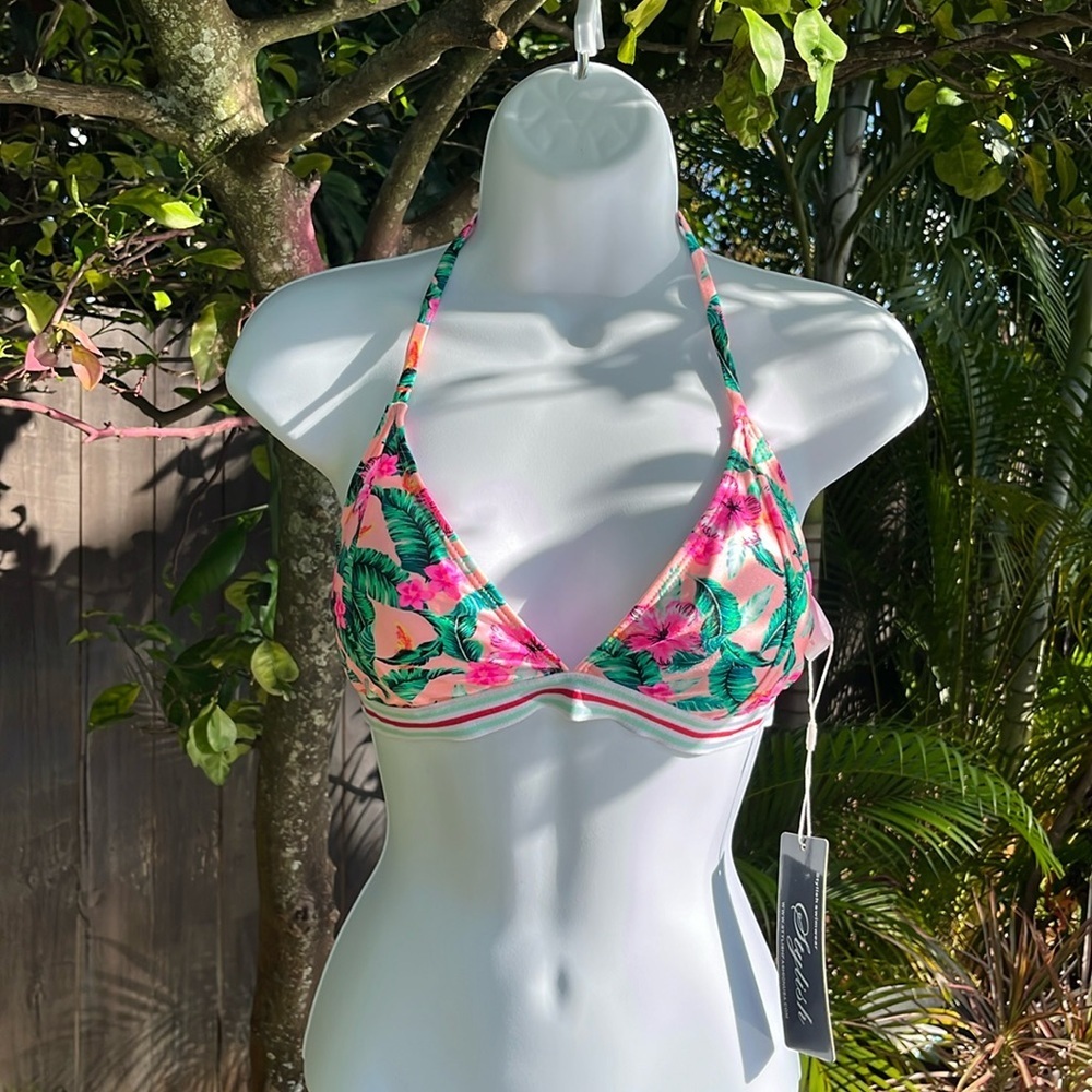 STYLISH SWIMWEAR Bikini Top size medium